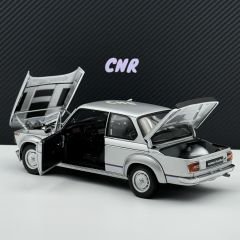 1:18 BMW 2002 Turbo Silver 1974 - Autoart