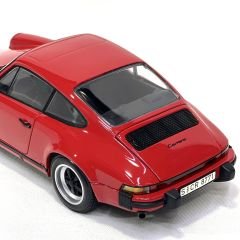 1:18 Porsche 911 Carrera Coupe 1983 Red - Minichamps