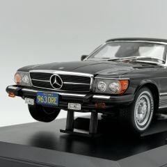 1:18 Mercedes-Benz 450SL US Version 1979 Black - Norev