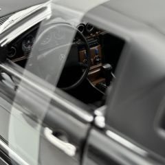 1:18 Mercedes-Benz 450SL US Version 1979 Black - Norev