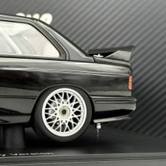 1:18 BMW M3 E30 DTM Plain Body Version Black 1989 - Autoart