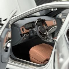 1:18 Mercedes- Maybach S Class S600 2016 Iridium Silver - Almost Real