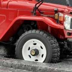 1:18 Toyota FJ40 Land Cruiser Van 4WD Red 1980 - Kyosho