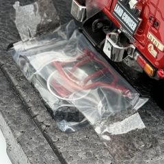 1:18 Toyota FJ40 Land Cruiser Van 4WD Red 1980 - Kyosho