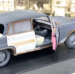 1:18 Mercedes-Benz Heckflosse Barn Find W111 - Revell