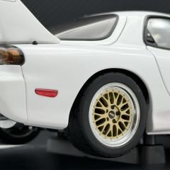 1:18 Mazda RX-7 (FD) Tuned Version Efini Pure White - Autoart