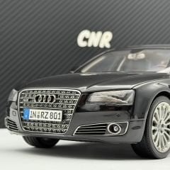 1:18 AUDI A8 Long W12 Phantom Black 2010 - Kyosho / Dealer