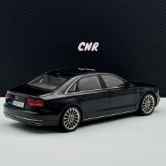 1:18 AUDI A8 Long W12 Phantom Black 2010 - Kyosho / Dealer