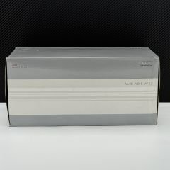 1:18 AUDI A8 Long W12 Ice Silver 2010 - Kyosho / Dealer