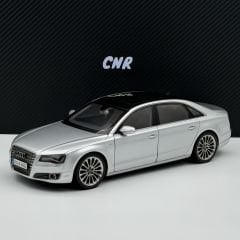 1:18 AUDI A8 Long W12 Ice Silver 2010 - Kyosho / Dealer