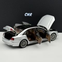 1:18 AUDI A8 Long W12 Ice Silver 2010 - Kyosho / Dealer