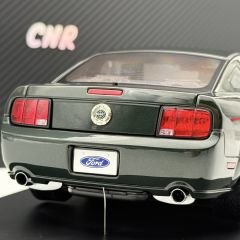 1:18 Ford Bullitt Mustang GT 2008 Highland Green Met - Autoart