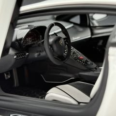 1:18 Lamborghini Aventador SVJ White 2018 79217 - Autoart
