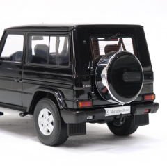 1:18 Mercedes-Benz G500 SWB Black 1998 - Autoart