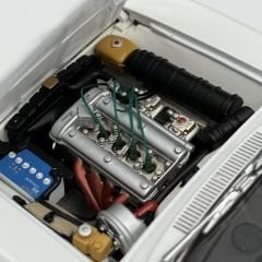 1:18 Alfa Romeo 1750 GTV LHD 1967 White 70101 - Autoart