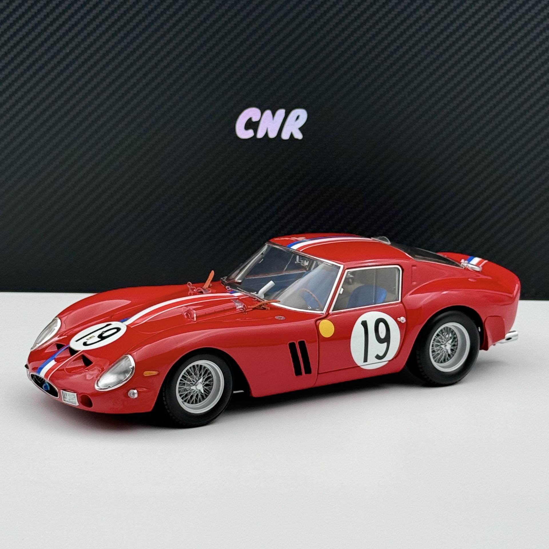 1:18 Ferrari 250 GTO Red 1962 le Mans #19 - Kyosho