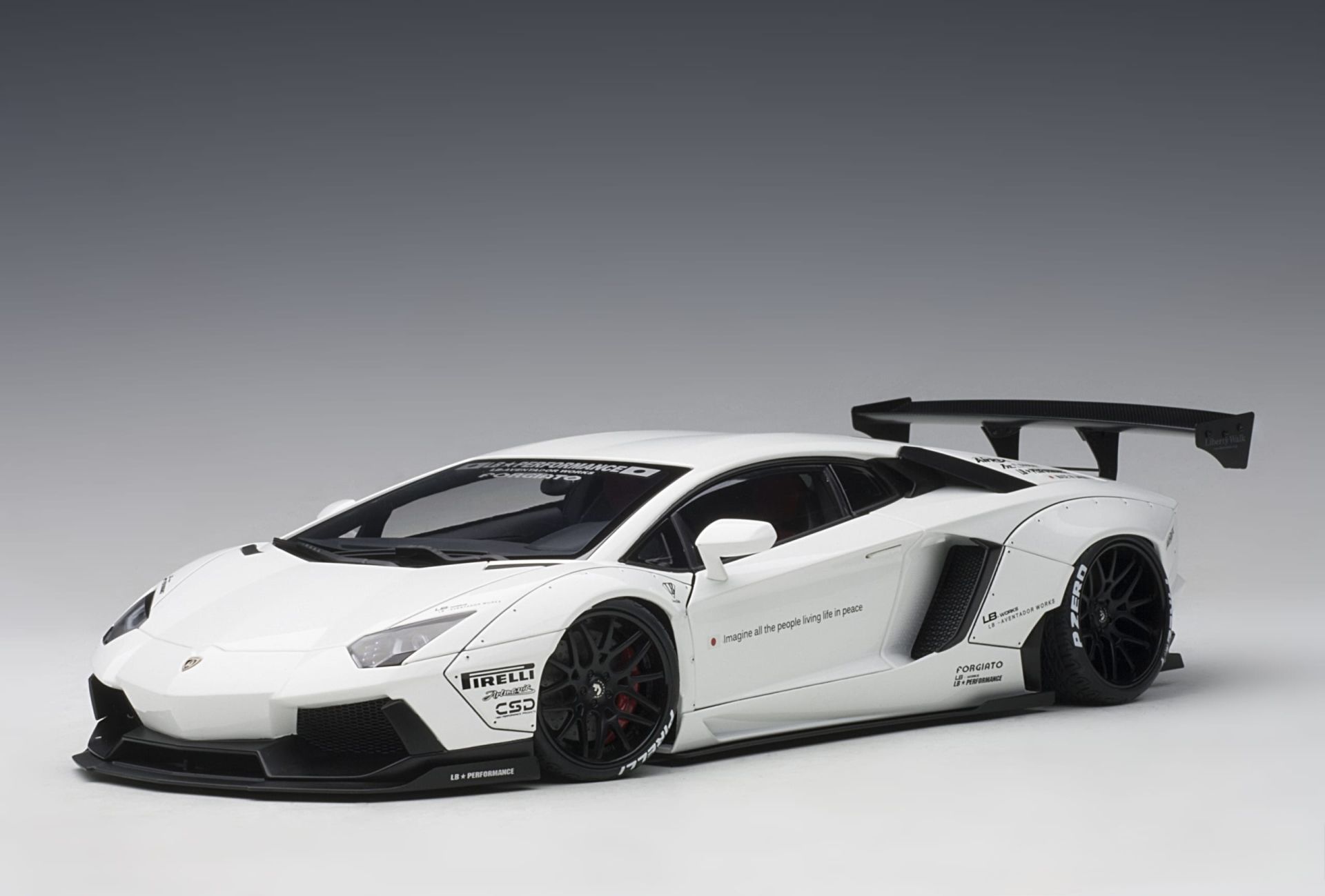1:18 Lamborghini Aventador Liberty Walk 2017 - Autoart
