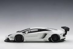 1:18 Lamborghini Aventador Liberty Walk 2017 - Autoart