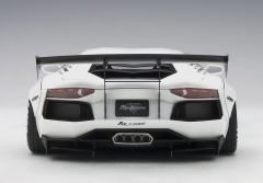 1:18 Lamborghini Aventador Liberty Walk 2017 - Autoart