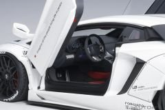 1:18 Lamborghini Aventador Liberty Walk 2017 - Autoart