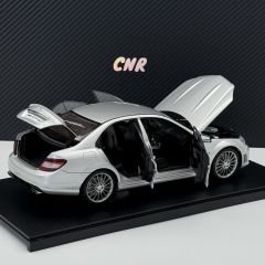 1:18 Mercedes-Benz C63 AMG Silver with Leather Seat W204 - Autoart