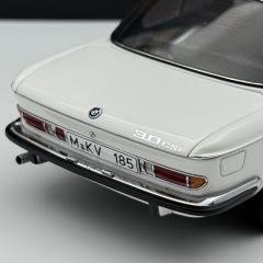 1:18 BMW 3.0 CSI E9 White 1972 - Autoart Millennium