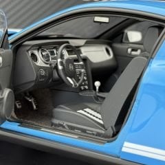 1:18 Ford Shelby Mustang GT500 Blue Met 2010 - Autoart