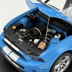 1:18 Ford Shelby Mustang GT500 Blue Met 2010 - Autoart