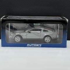 1:18 Ford Mustang GT 2010 Sterling Grey Metallic - Autoart