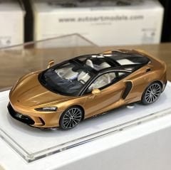 1:18 McLaren GT 2019 with Showcase - Spark