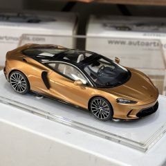 1:18 McLaren GT 2019 with Showcase - Spark