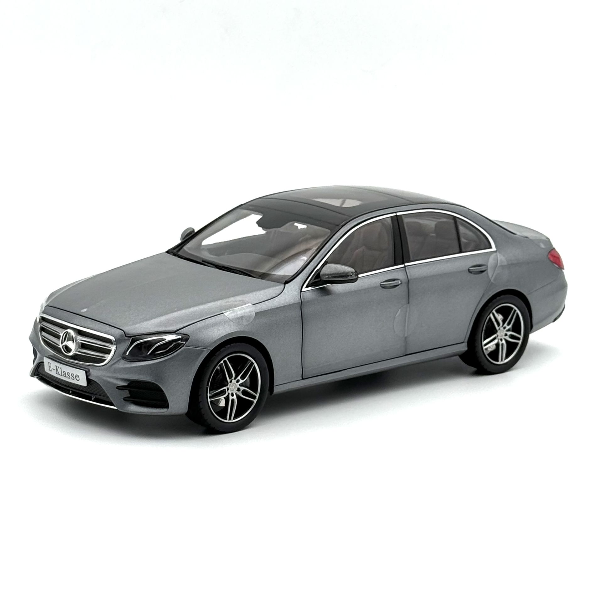 1:18 Mercedes-Benz E Class W213 AMG Line Selenite Grey - İScale