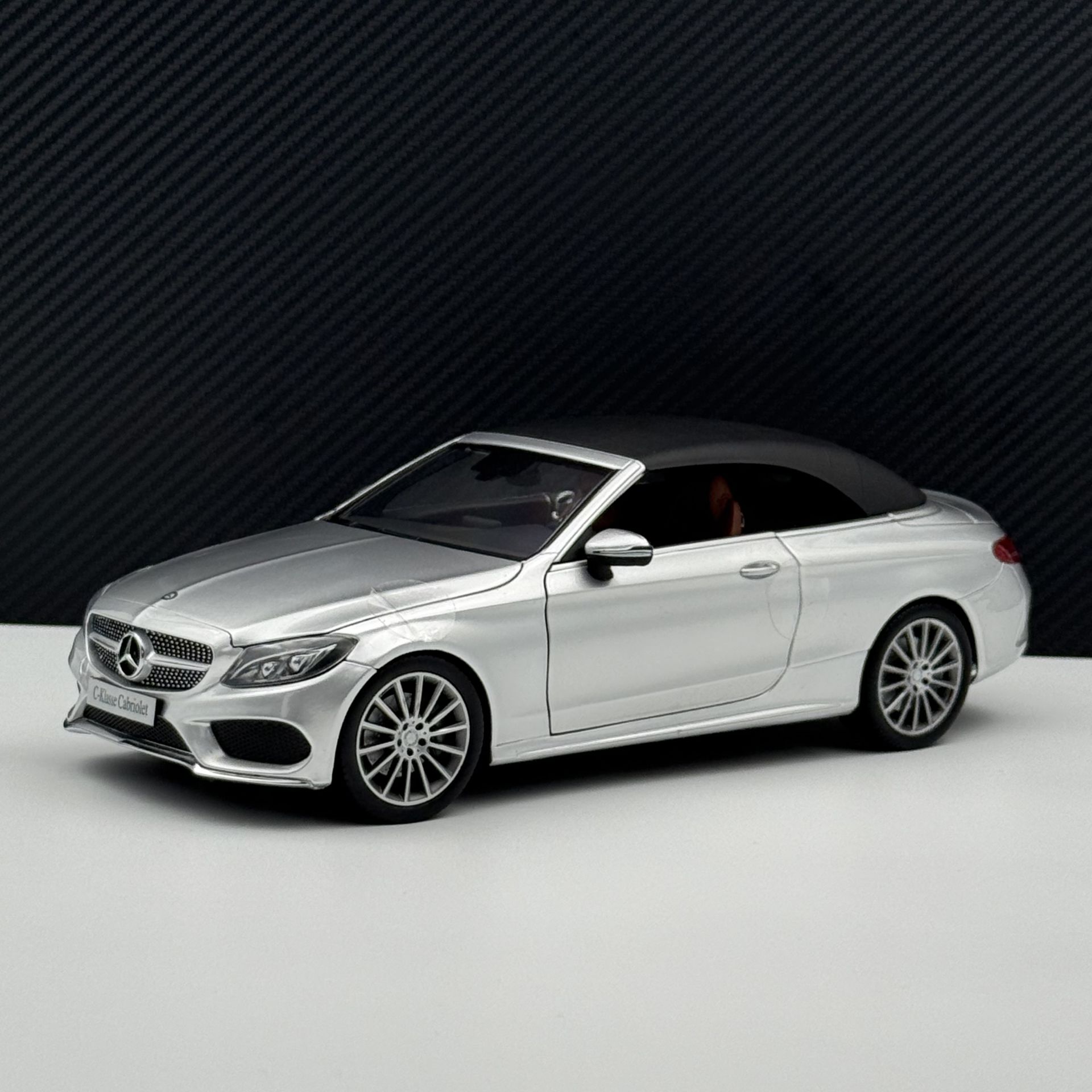 1:18 Mercedes C Class Cabriolet AMG Line W205 Silver - IScale