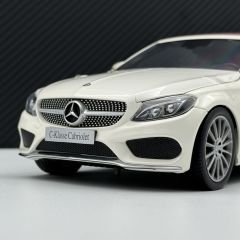 1:18 Mercedes C Class Cabriolet AMG Line W205 White - IScale