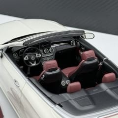 1:18 Mercedes C Class Cabriolet AMG Line W205 White - IScale