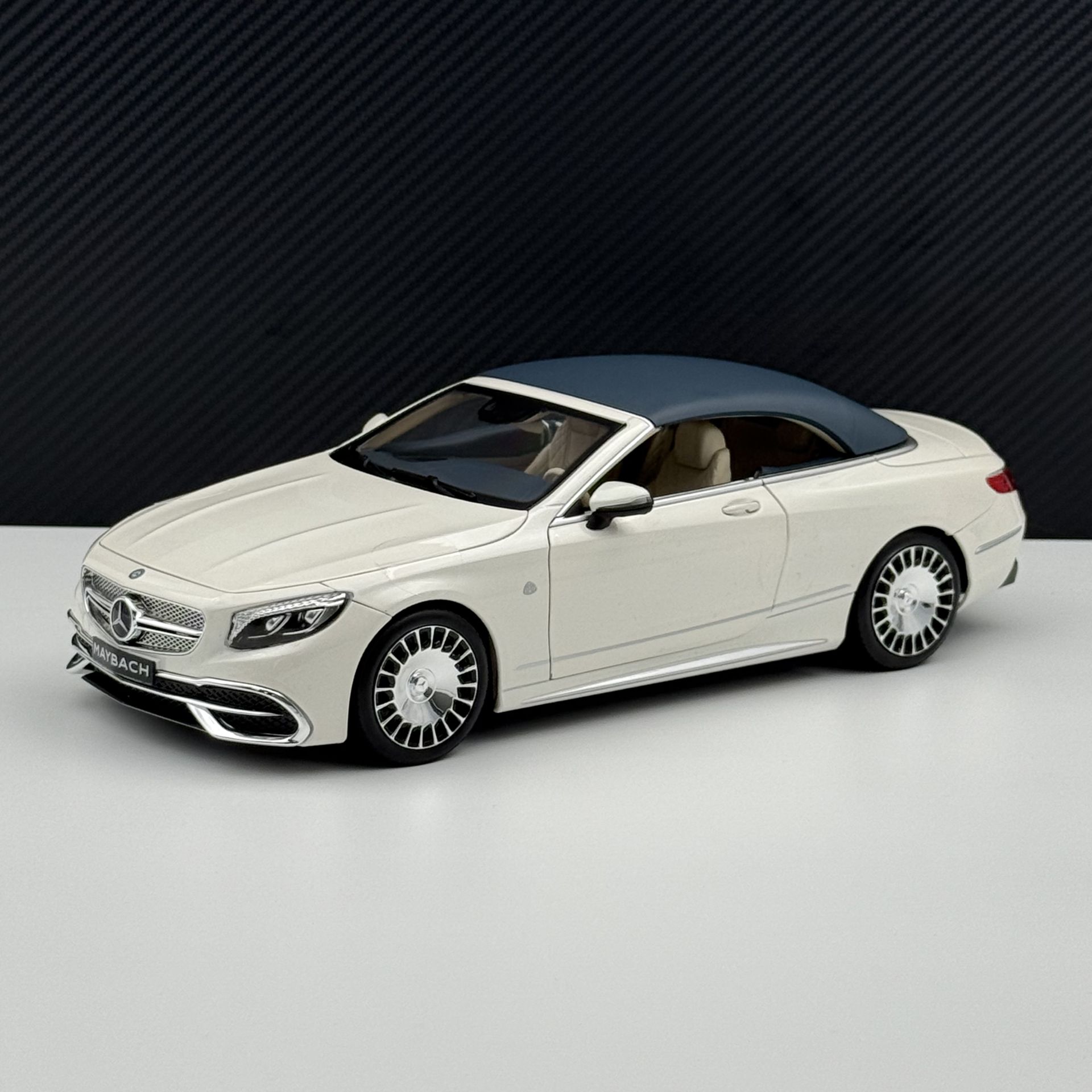 1:18 Mercedes-Maybach S Class S650 Cabriolet 2016 White - Norev