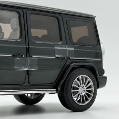1:18 Mercedes-Benz G Class W463 Emerald Green 2018 - Minichamps