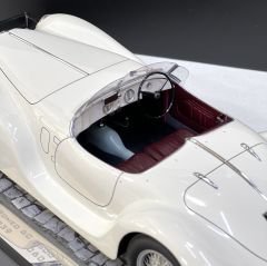 1:18 Alfa Romeo 6C SS Corsa Spider 1939 White - Minichamps