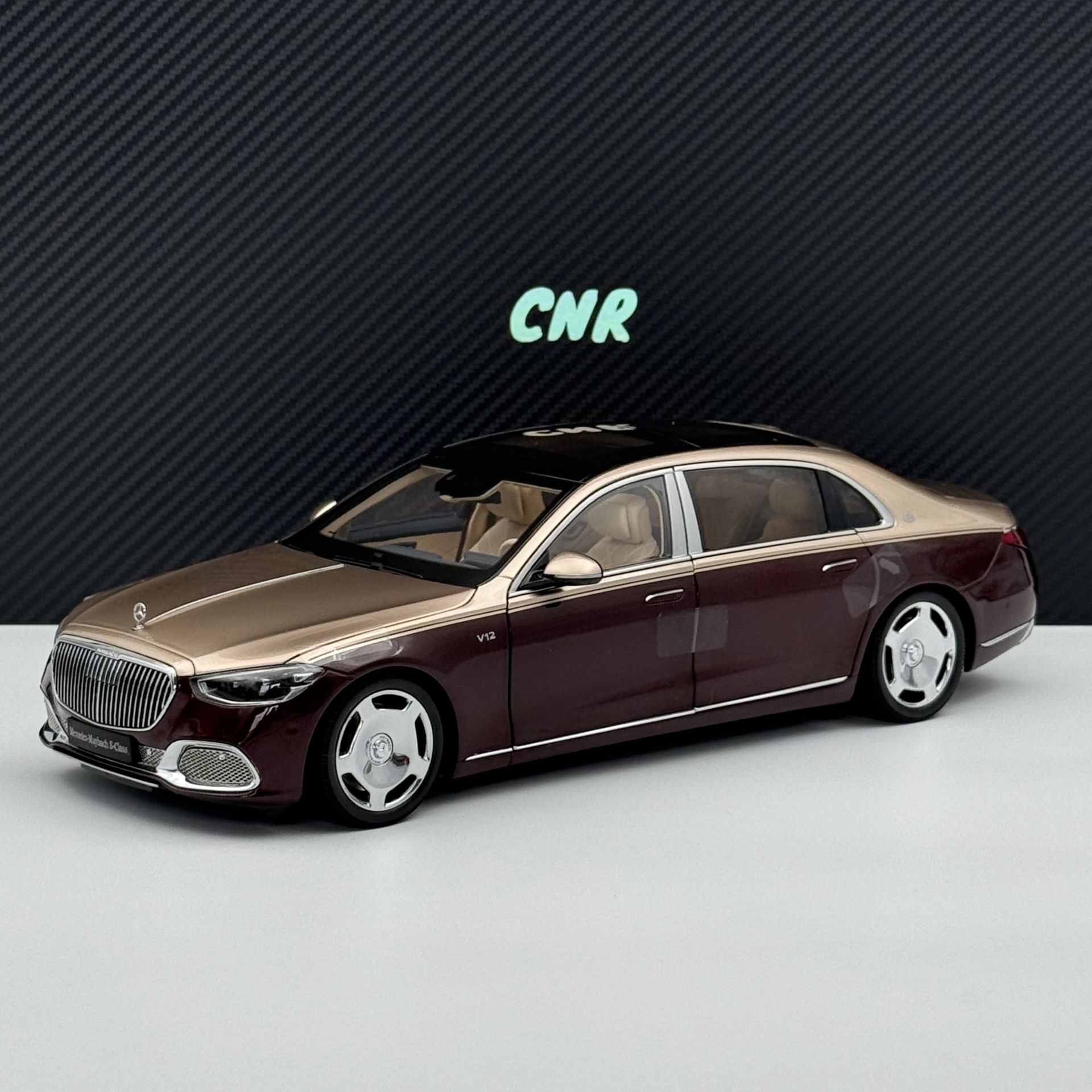 1:18 Mercedes-Maybach S Class S680 Gold/Red 2021 - Almost Real