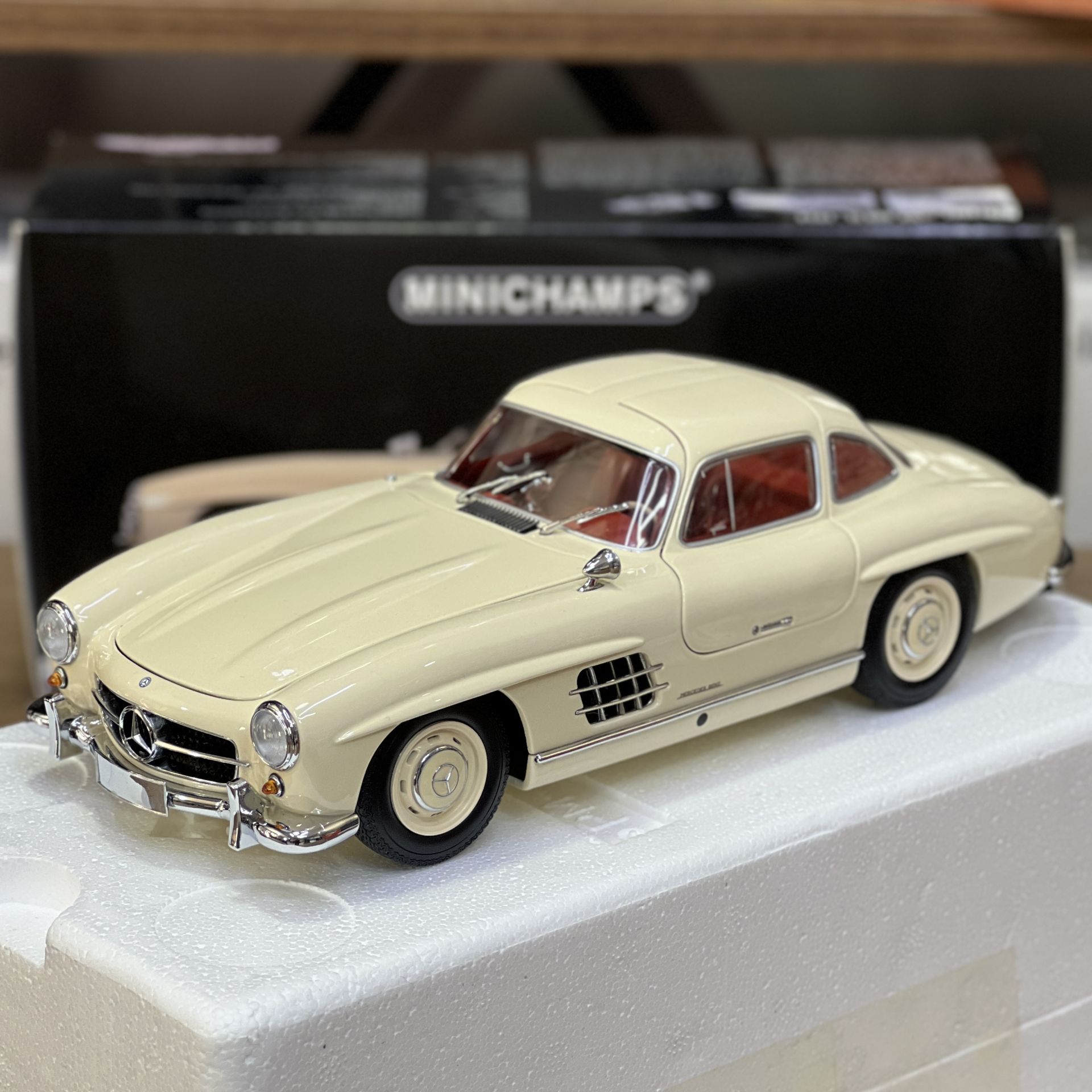 1:18 Mercedes-Benz 300 SL Gull Wing 1954 - Minichamps