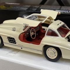 1:18 Mercedes-Benz 300 SL Gull Wing 1954 - Minichamps