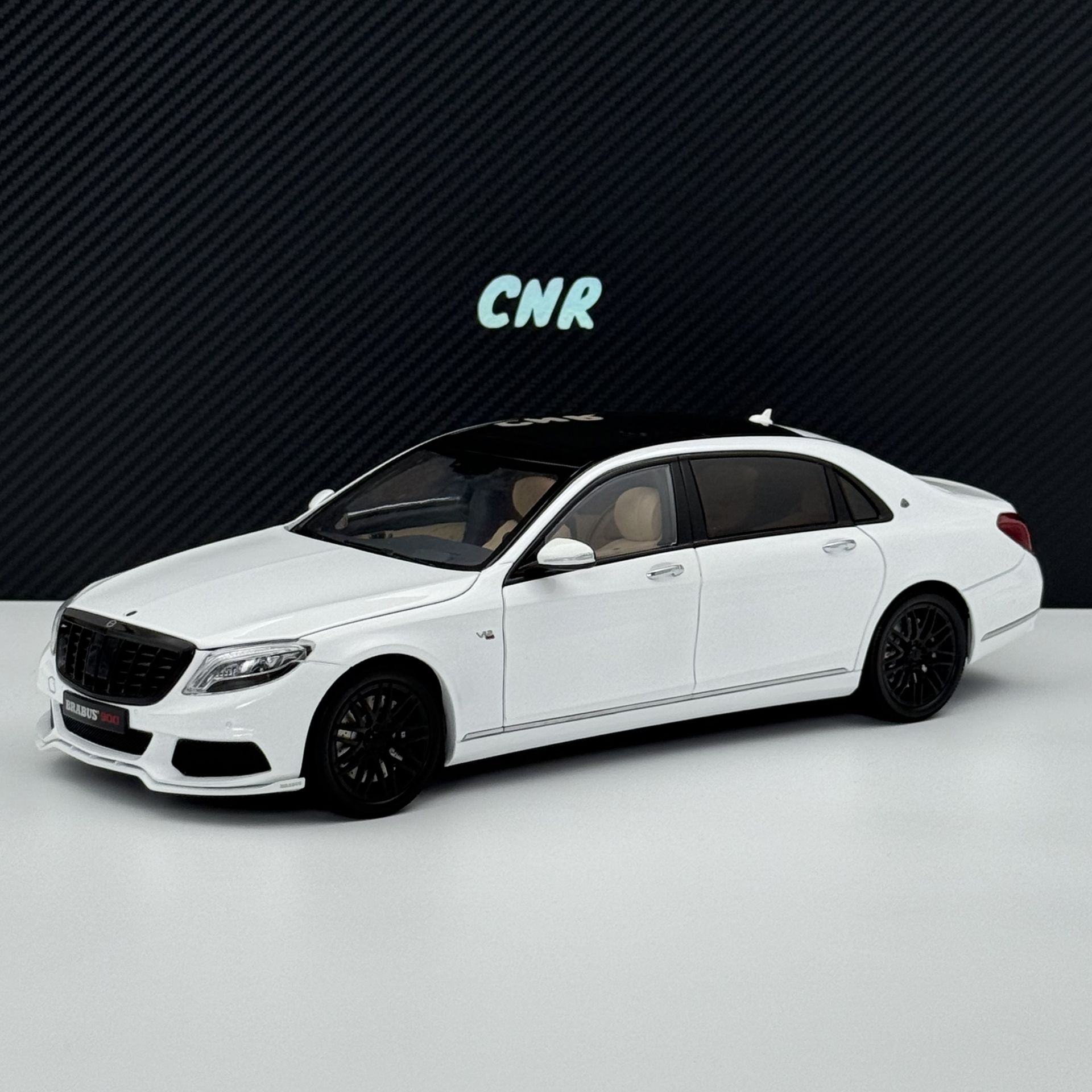 1:18 Mercedes-Maybach BRABUS 900 Diamond White - Almost Real