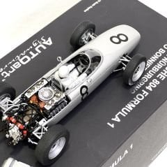 1:18 Porsche 804 F1 1962 Nürburgring Jo Bonnier with Figure - Autoart