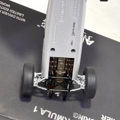 1:18 Porsche 804 F1 1962 Nürburgring Jo Bonnier with Figure - Autoart