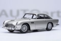 1:18 Aston Martin DB5 Goldfinger with Weapons 007 James Bond - Autoart