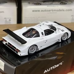 1:18 Nissan R390 GT1 Le Mans 1998 Gloss White - Autoart