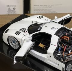 1:18 Nissan R390 GT1 Le Mans 1998 Gloss White - Autoart