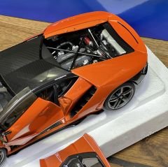 1:18 Lamborghini Centenario Orange Argos 2016 - Autoart