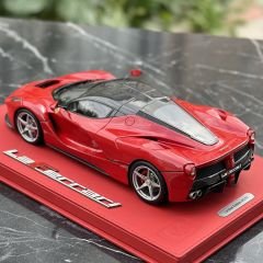 1:18 Ferrari LaFerrari Rosso Corsa & Black Roof - BBR DeLuxe