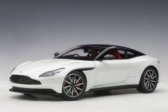 1:18 Aston Martin DB11 Morning Frost White 70266 - Autoart